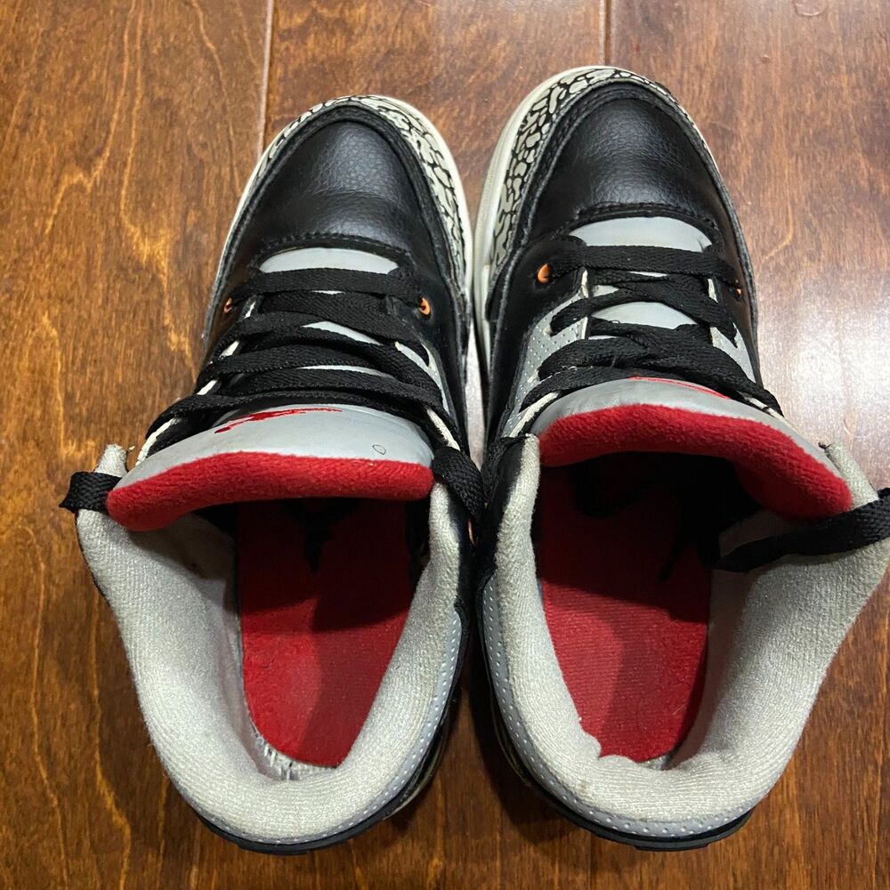 Nike Air Jordan 3 Retro OG Black Cement 2023 Kids Shoes Sneakers Size 2.5Y - Picture 4 of 9